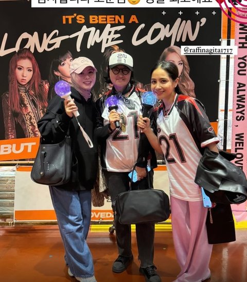 Potret Nagita Slavina dan Ayana Moon Nonton Konser 2NE1 di Korea Selatan, Diundang Langsung & Bisa Foto Bareng