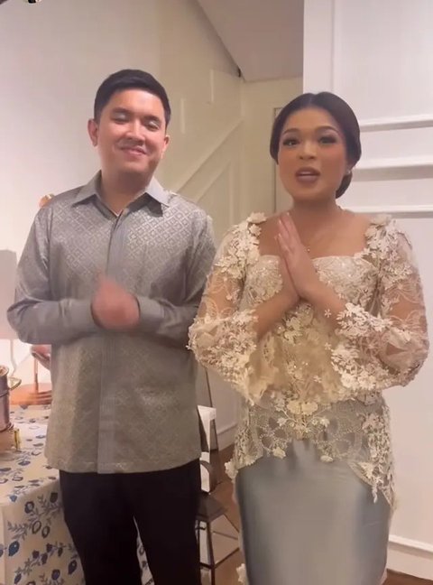 Pakaian Lamaran Khas Daerah Komika Oza Rangkuti dan Kekasihnya Aisha L Rachmansyah, Jadi Sorotan