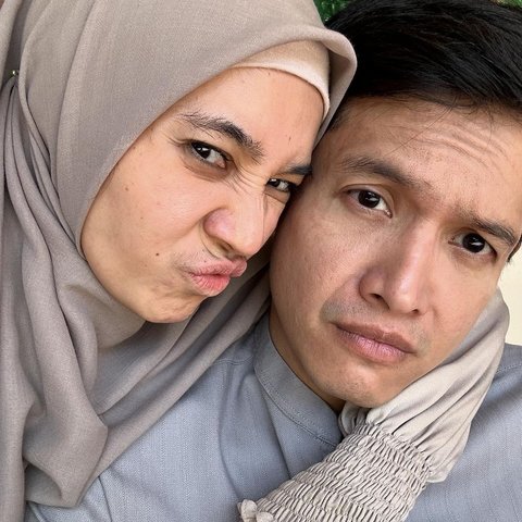 15 Tahun Menikah, Dhini Aminarti Bagikan Foto Harmonis dengan Dimas Seto 'Akan Indah Pada Waktunya, Sesuai Dengan Janji Allah'