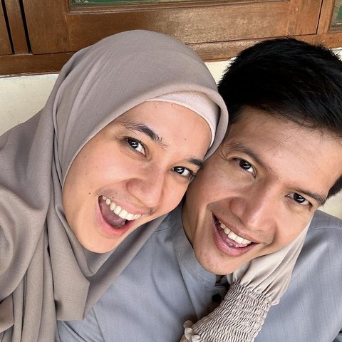 15 Tahun Menikah, Dhini Aminarti Bagikan Foto Harmonis dengan Dimas Seto 'Akan Indah Pada Waktunya, Sesuai Dengan Janji Allah'