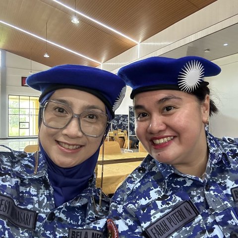 Berbaret Biru Desy PAN Bareng Adik Sultan, Ada Juga Foto Bersama Anak Jenderal Polisi