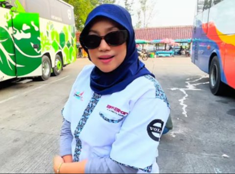 Wanita Tangguh dan Cantik Jadi Sopir Bus PO Epa Star Tronton, Sang Anak Kuliah S2 di Italia