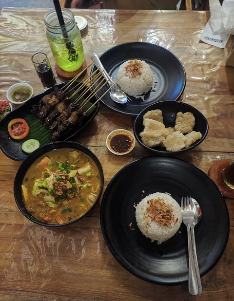 Mencicipi Sate Celup di Jakarta, Pakai Daging Tenderloin Sapi dan Dibakar Pakai Batu Vulkanik