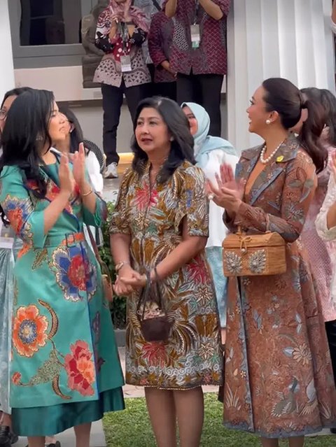 Potret Keakraban Annisa Pohan & Ayu Heni Rosan di Museum Nasional Indonesia, Tampil Cantik dan Menawan