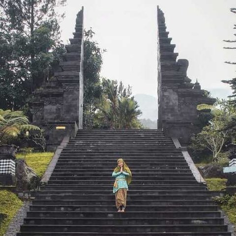 Melihat Bekas Kerajaan Pajajaran di Kaki Gunung Salak Bogor, Bentuknya Mirip Istana Kini jadi Destinasi Wisata Religi