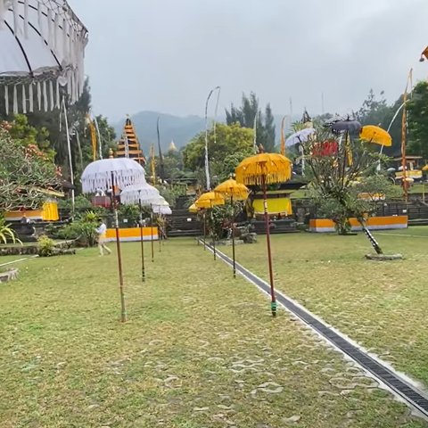 Melihat Bekas Kerajaan Pajajaran di Kaki Gunung Salak Bogor, Bentuknya Mirip Istana Kini jadi Destinasi Wisata Religi