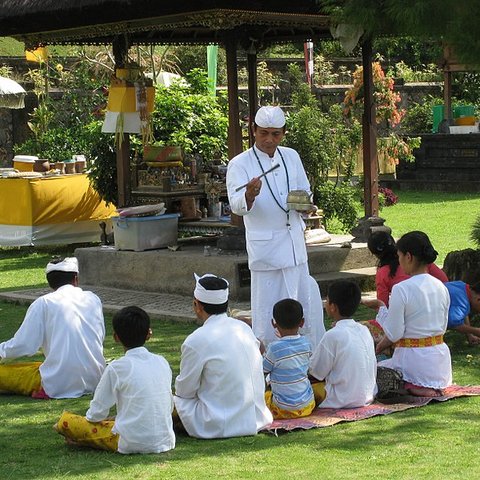 Melihat Bekas Kerajaan Pajajaran di Kaki Gunung Salak Bogor, Bentuknya Mirip Istana Kini jadi Destinasi Wisata Religi