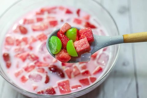 Resep Hwachae 화체, Es Buah Korea Viral yang Cocok Jadi Ide Jualan dengan Harga Terjagkau