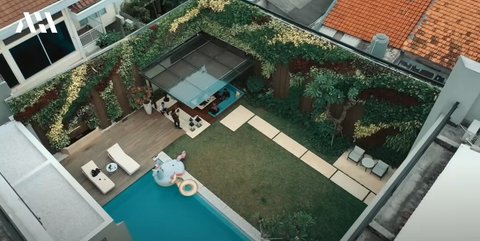 Potret Vertical Garden Rumah Mewah Titi Kamal & Christian Sugiono, Super Keren dengan Vibes ala Bali