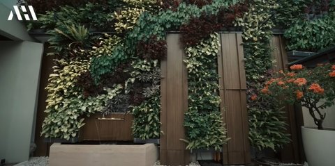 Potret Vertical Garden Rumah Mewah Titi Kamal & Christian Sugiono, Super Keren dengan Vibes ala Bali