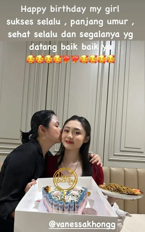 Potret Cantik Vanessa Khong Rayakan Ulang Tahun Tunangan Ke-3  Berharap Indra Kenz Bebas