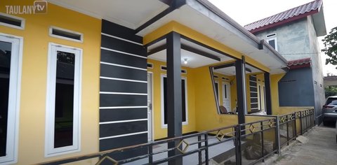 8 Potret Rumah Sederhana Haji Bolot di Bogor, Berkonsep Betawi dengan Halaman Seluas Aula