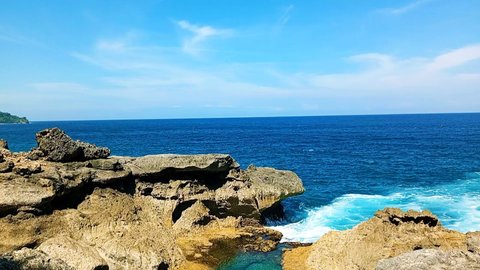 Eksotisme Pantai Kedung Tumpang Tulungagung, Ada Kolam Jernih Dikelilingi Karang hingga Mitos Tak Boleh Bawa Jeruk