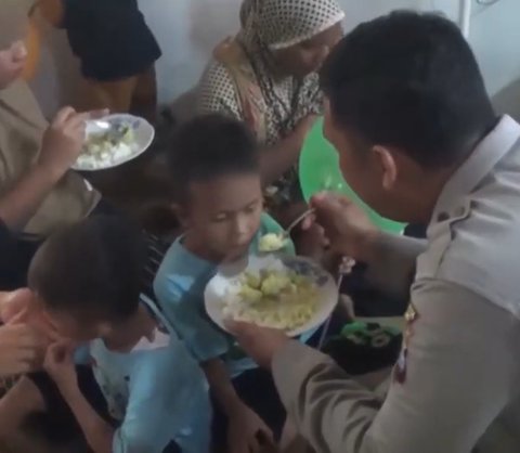 Cerita Polisi di Padang Peduli Stunting, Rela Sisihkan Gaji Demi Beri Makanan Bergizi ke Anak yang Membutuhkan