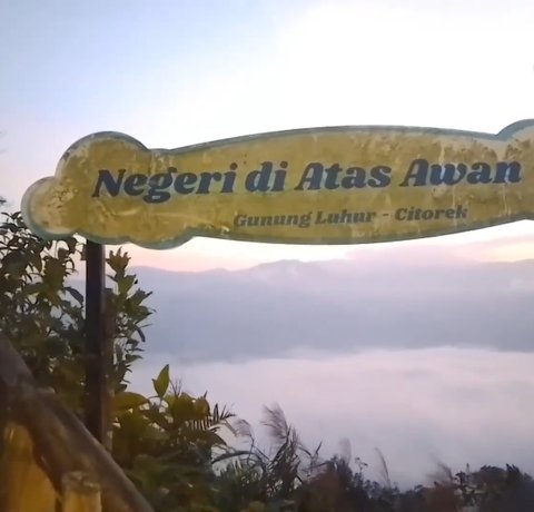 Melihat Hamparan Awan Putih di Gunung Luhur Lebak, Pemandangannya Mirip di Negeri Dongeng