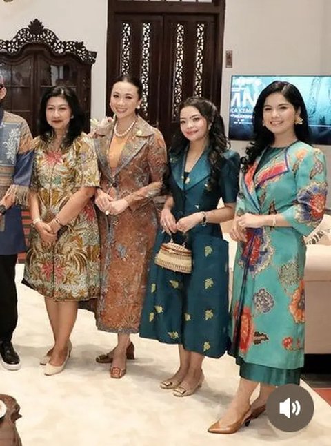 6 Gaya Formal Istri-Istri Menteri saat Kunjungan ke Museum Nasional, Annisa Pohan dan Niena Kirana Kompak Pakai Dress hijau