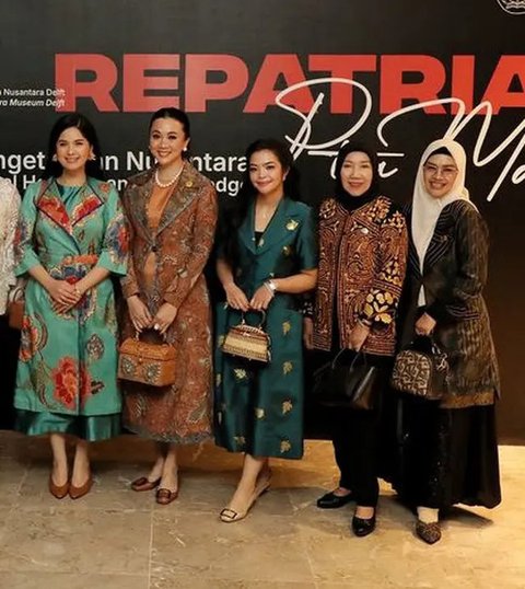 6 Gaya Formal Istri-Istri Menteri saat Kunjungan ke Museum Nasional, Annisa Pohan dan Niena Kirana Kompak Pakai Dress hijau