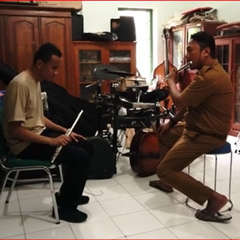 Kisah Guru Musik di Solo Bina Siswa Berkebutuhan Khusus Jadi Musisi, Penuh Tantangan