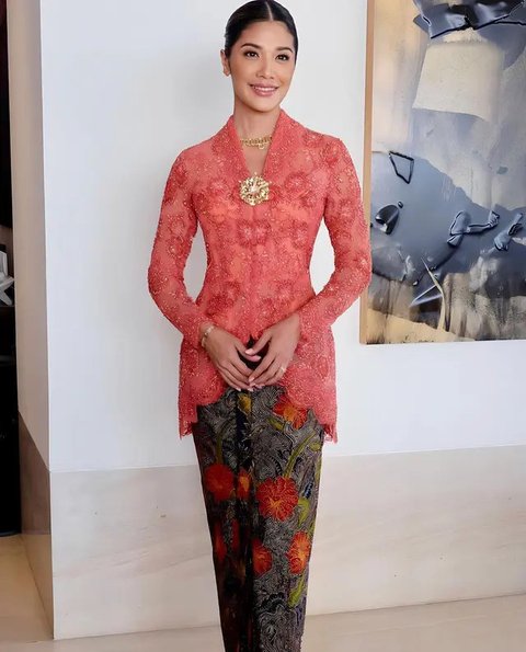 4 Inspirasi Kebaya Elegan dan Berkelas Ala Pejabat, dariFranka Makarim, Arumi Bachsin hingga Kahiyang Ayu