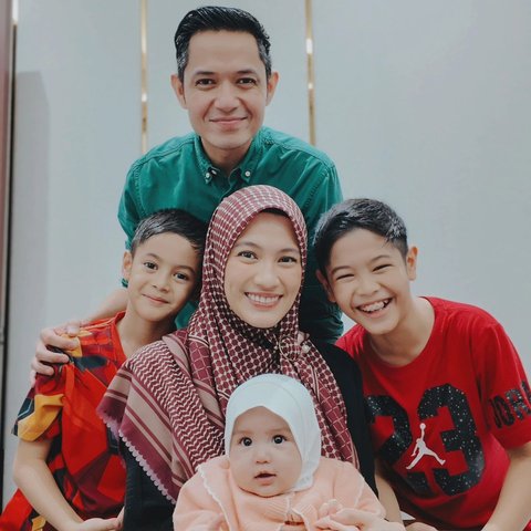 Sudah Jadi Ibu 3 Anak, 7 Potret Alyssa Soebandono Tetap Terlihat Cantik dan Awet Muda Bak Anak Gadis