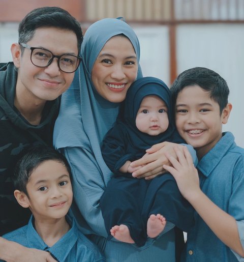 Sudah Jadi Ibu 3 Anak, 7 Potret Alyssa Soebandono Tetap Terlihat Cantik dan Awet Muda Bak Anak Gadis