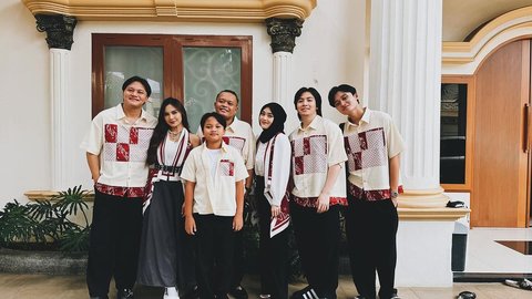 7 Potret Kebersamaan Jeffry Reksa Bareng Keluarga Putri Delina, Makin Akrab dan Perlihatkan Kedekatan dengan Mahalini