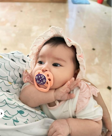 7 Potret Imut dan Lucu Anak Denny Sumargo dan Olivia Allan, Baby Biel Disebut Fotokopian Ci OlivMamanya