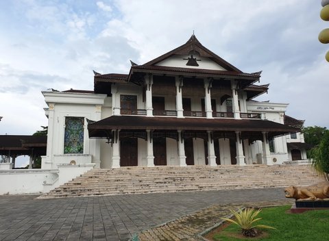 Eksotisme Kedaton Kutai Kartanegara, Istana Mewah dan Megah di Tepi Sungai Mahakam