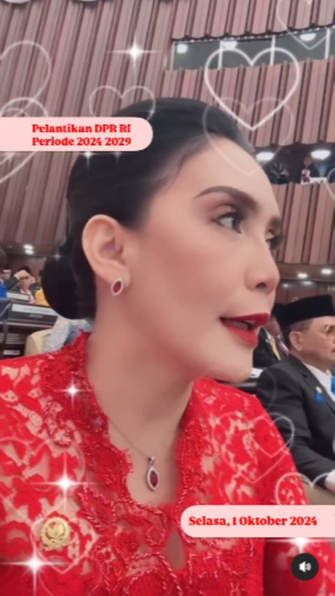 Tampil Anggun Pakai Kebaya Merah saat Ucapkan Sumpah Jabatan, Rieke 'Oneng': Mohon Maaf Masih Banyak Kekurangan