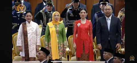 Penampilan Keluarga Jokowi di Pelantikan Prabowo-Gibran, Iriana Bawa Tas Chanel, Kahiyang Ayu & Selvi Pakai Kebaya Merah dengan Berlian