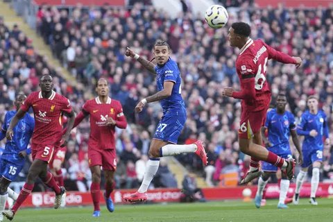 Kalahkan Chelsea, Liverpool Kembali ke Puncak Klasemen