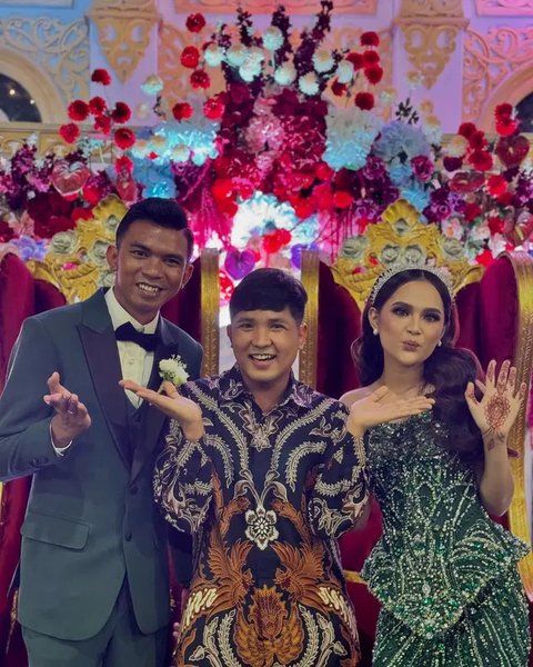 Cantik dan Tampan, 7 Potret Pedangdut di Pernikahan Mewah Nia LIDA, Ada Lady Rara dan Melly Lee Kompak Jadi Bridesmaid