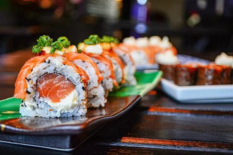 Apakah Berbahaya bagi Ibu Menyusui untuk Makan Sushi Terutama Ikan Mentah? Ketahui Faktanya