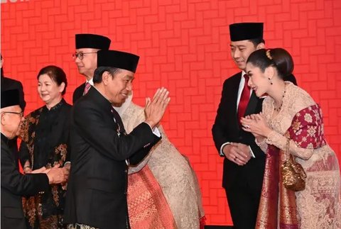 Hadir di Pelantikan Prabowo-Gibran, 6 Gaya Kontras Menantu SBY Annisa Pohan dan Aliyah Rajasa yang Curi Perhatian