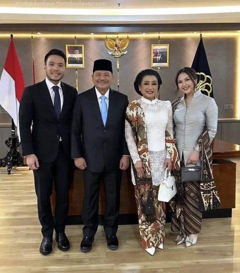 Deretan Wanita Cantik Pendamping Otto Hasibuan saat Pelantikan Menteri Kabinet Prabowo, dari istri, Anak hingga Jessica Mila