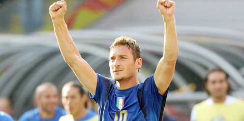 Di Usia 48 tahun, Francesco Totti Tiba-Tiba Ingin Main Lagi di Serie A