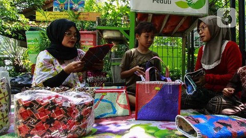 FOTO: Jurus Warga Kemayoran Sulap Sampah Menjadi Sumber Cuan