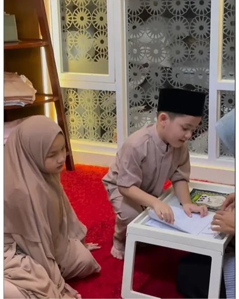 Sudah Terbukti! ini Rahasianya Jika Ingin Punya Anak Soleh dan Solehah