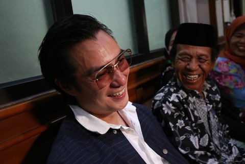 Gaya Santai Baim Wong di Sidang Cerai Perdana dengan Paula Verhoeven, Sempat Ajak Seorang Kakek Bercanda