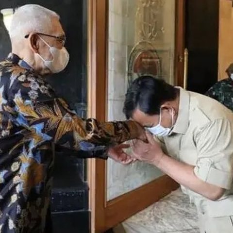 Prabowo Konsisten Cium Tangan Jenderal TNI ini dari Dulu Hingga Kini Jadi Presiden, Sosoknya Bukan Orang Sembarangan