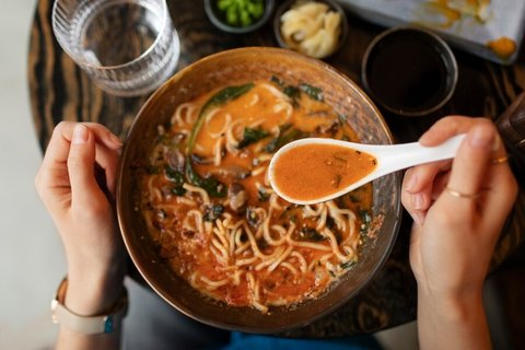 Resep Bulguri Ramyeon Favorit Jungkook BTS, Ini Kombinasi Mi Instan yang Digunakan