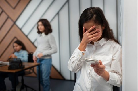 Melindungi Generasi Digital: Cyberbullying dan Kesehatan Mental Anak-Anak