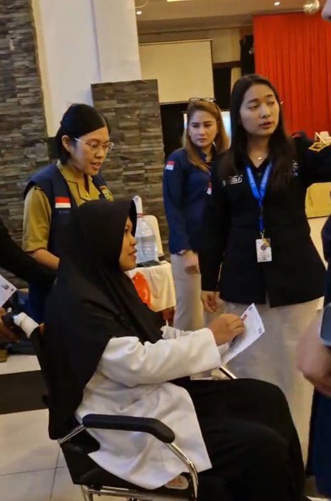 Viral Kisah Wanita di Sumsel Jalani Tes CPNS 2024 Usai Melahirkan, Datang dengan Kursi Roda