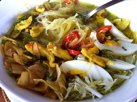 Berapa Kalori dan Nutrisi dari Seporsi Soto Ayam? Kalori yang Perlu Diwaspadai dalam Setiap Suapan