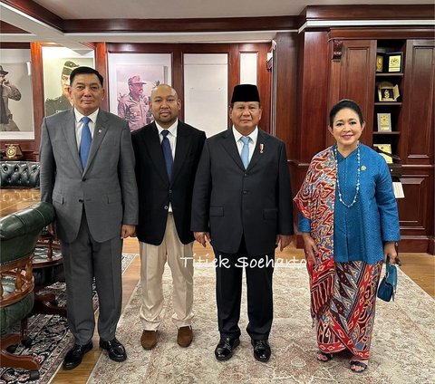 Gaya Kece Titiek Soeharto Foto Bareng Presiden Prabowo di Acara Sertijab Menhan, Ramai Digoda