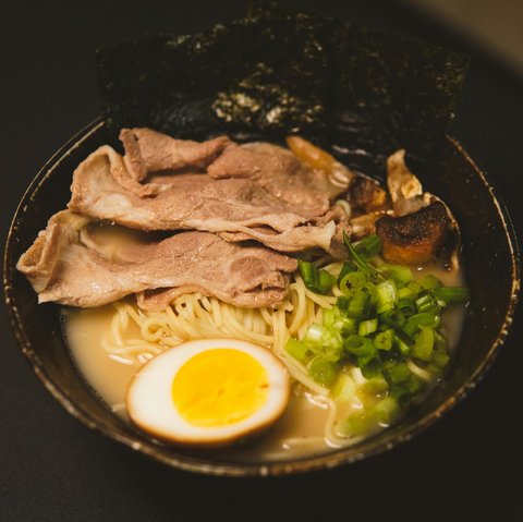 Berapa Kalori dan Nutrisi dari Ramen? Ketahui Manfaat dan Dampaknya Sebelum Menyantapnya