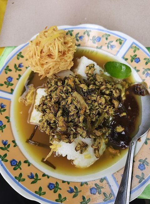 Berapa Kalori dan Nutrisi dari Sebungkus Kupang Lontong? Kalori yang Perlu Diwaspadai dalam Setiap Suapan