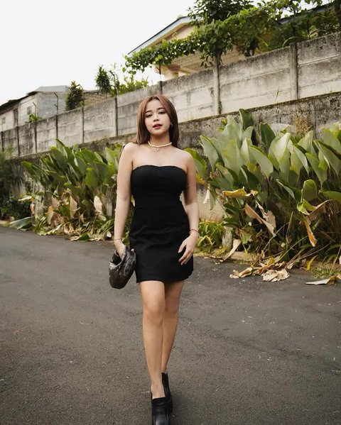 Cuma Pemotretan di Kompleks Perumahan, Ini 7 Foto Terbaru Brisia Jodie yang Cantik dan Elegan