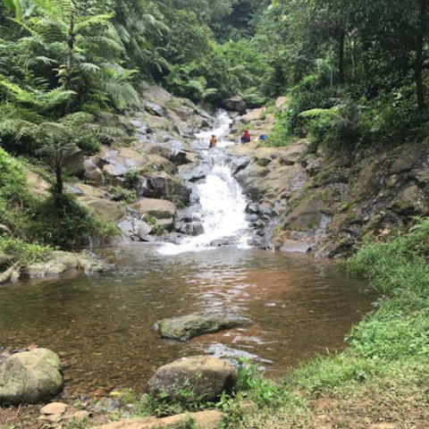 Menikmati Kesegaran Curug Cipurut Purwakarta, Airnya Dipercaya Berkhasiat