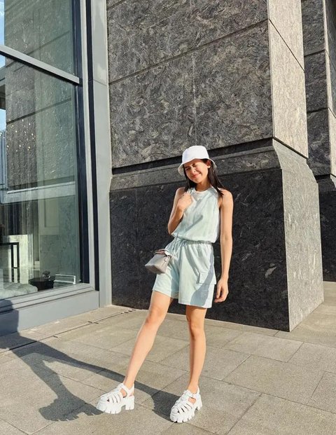 Intip 6 Gaya Kasual Maudy Ayunda yang Hobi Pakai Warna Pastel Cerah, Cocok Dipakai Buat Outfit Harian